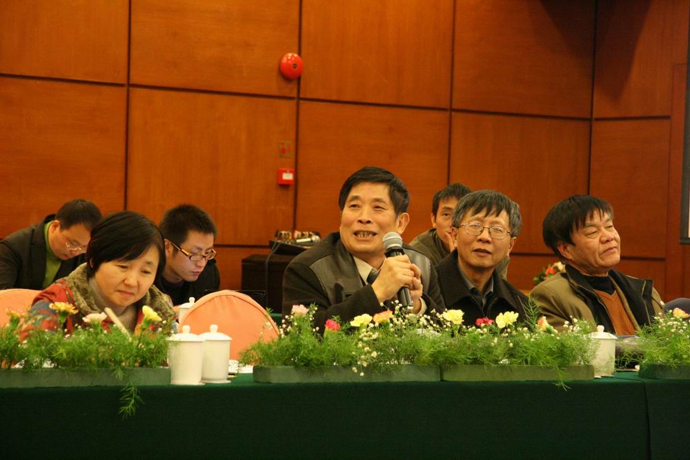 宁波市互联网协会秘书长余国山发言中